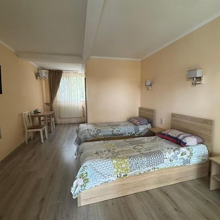 Arizona Hotel Ungvár Kültér fotó