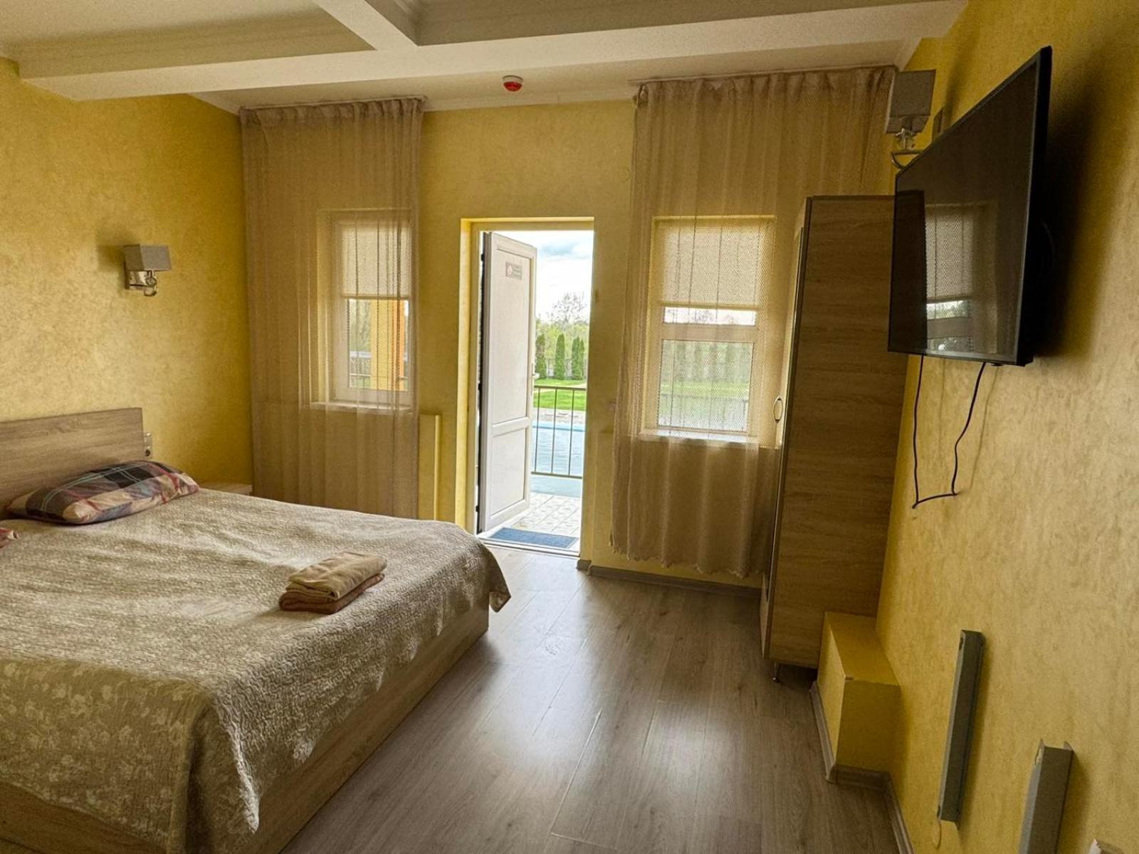 Arizona Hotel Ungvár Kültér fotó