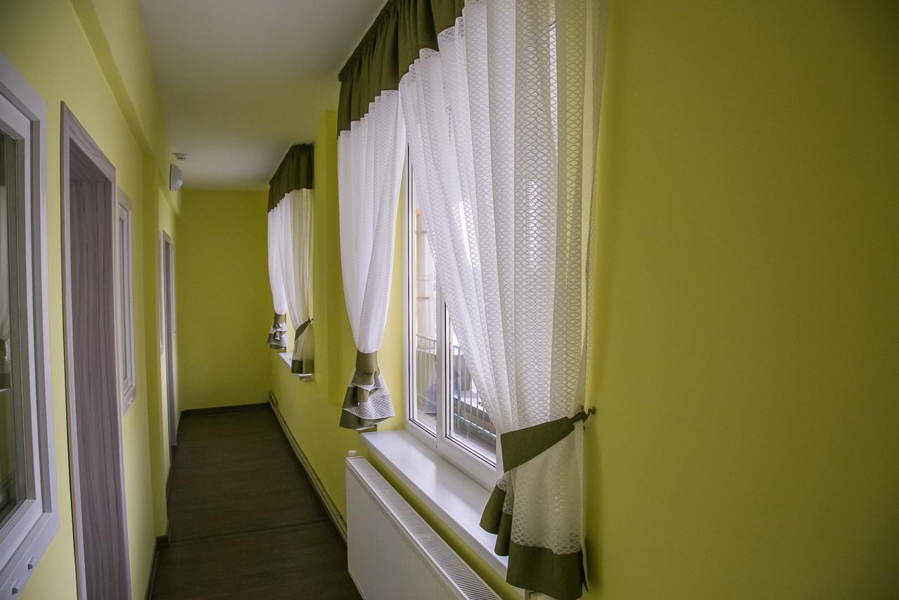 Arizona Hotel Ungvár Kültér fotó