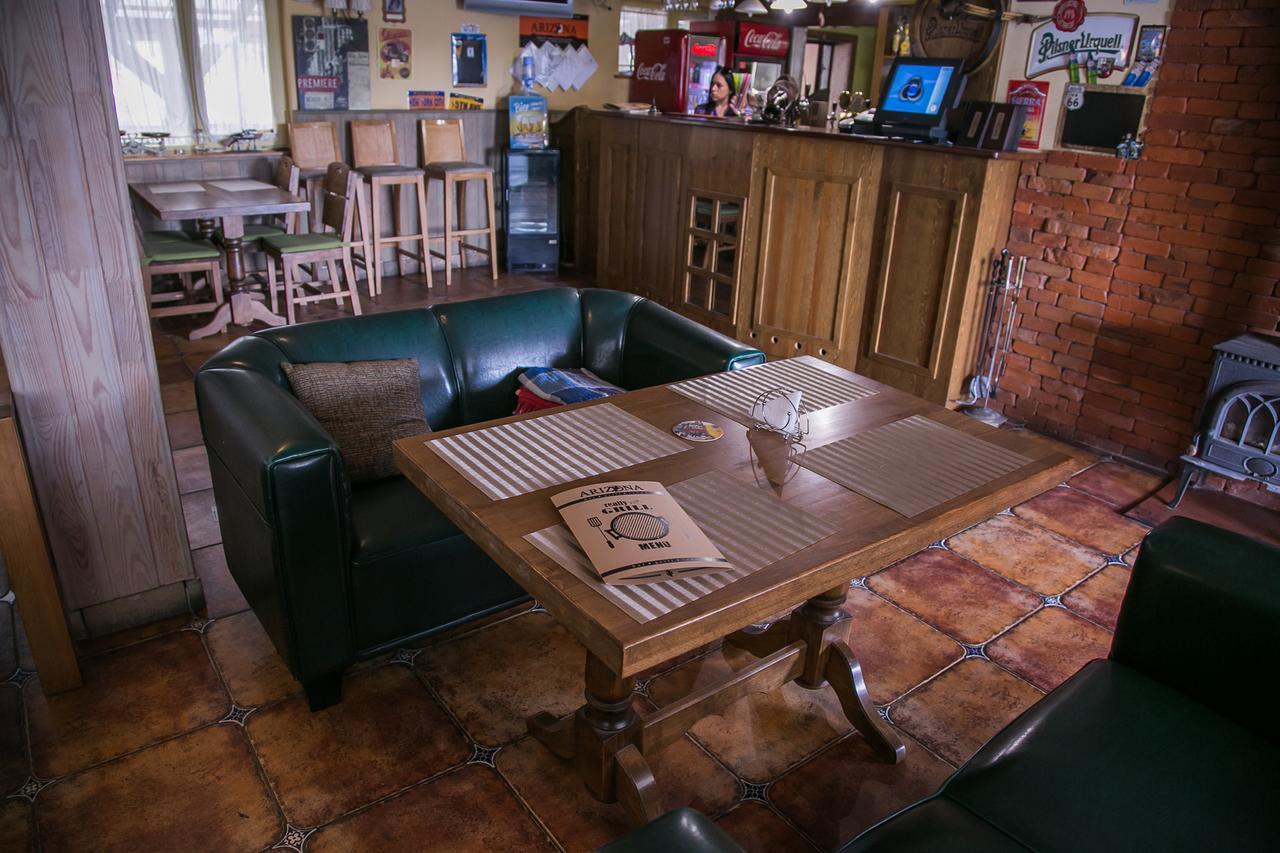 Arizona Hotel Ungvár Kültér fotó