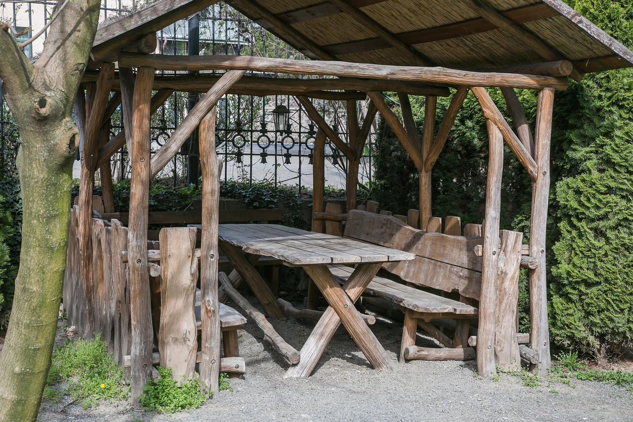 Arizona Hotel Ungvár Kültér fotó