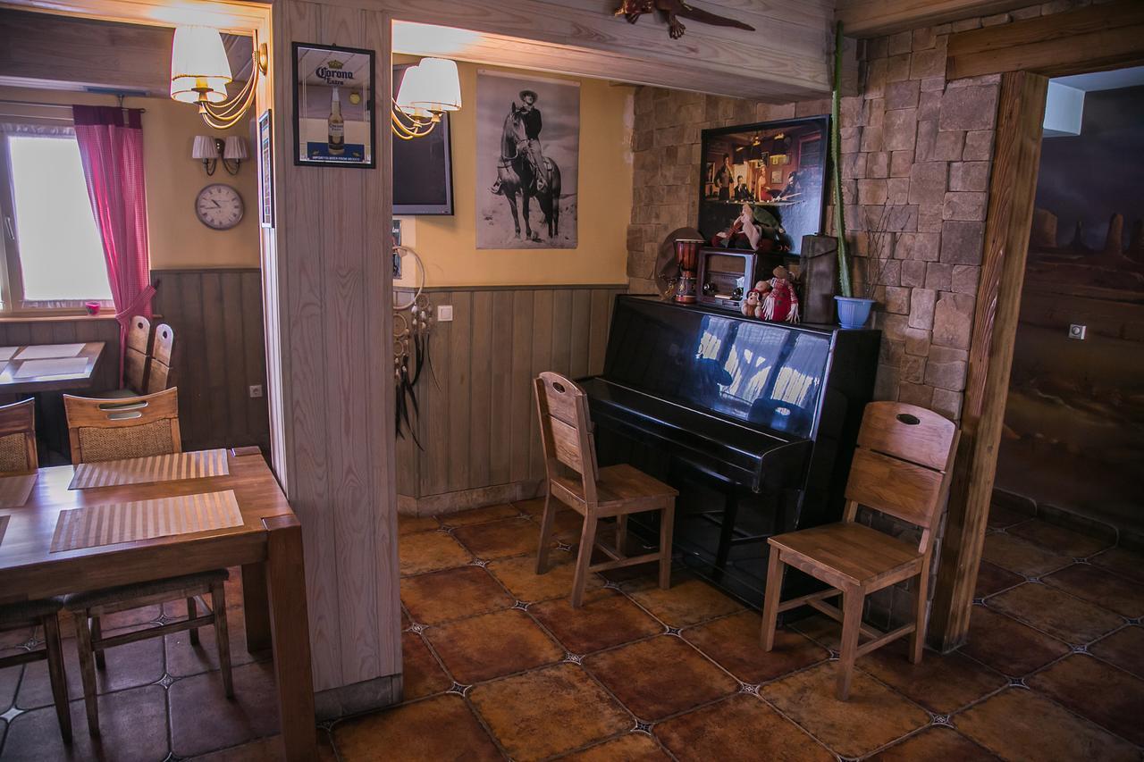 Arizona Hotel Ungvár Kültér fotó