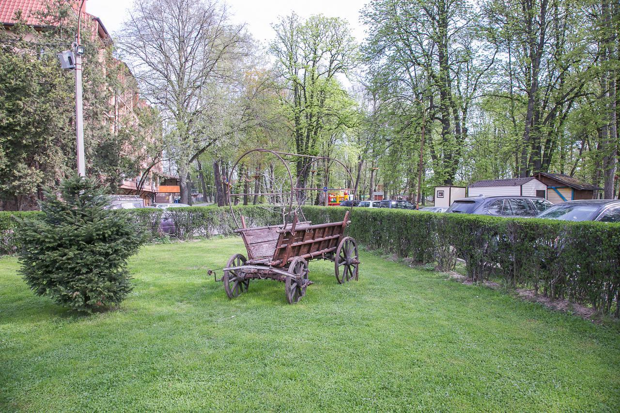 Arizona Hotel Ungvár Kültér fotó