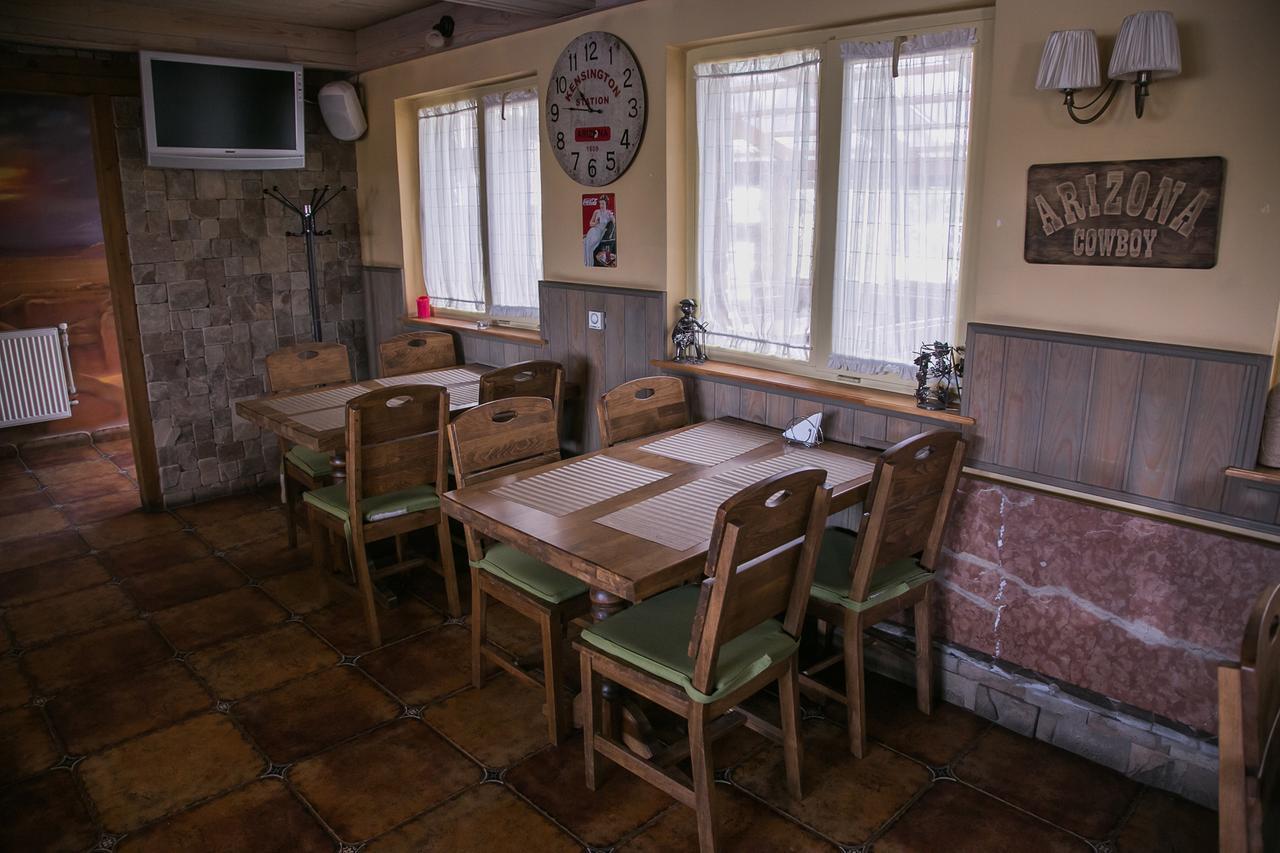 Arizona Hotel Ungvár Kültér fotó