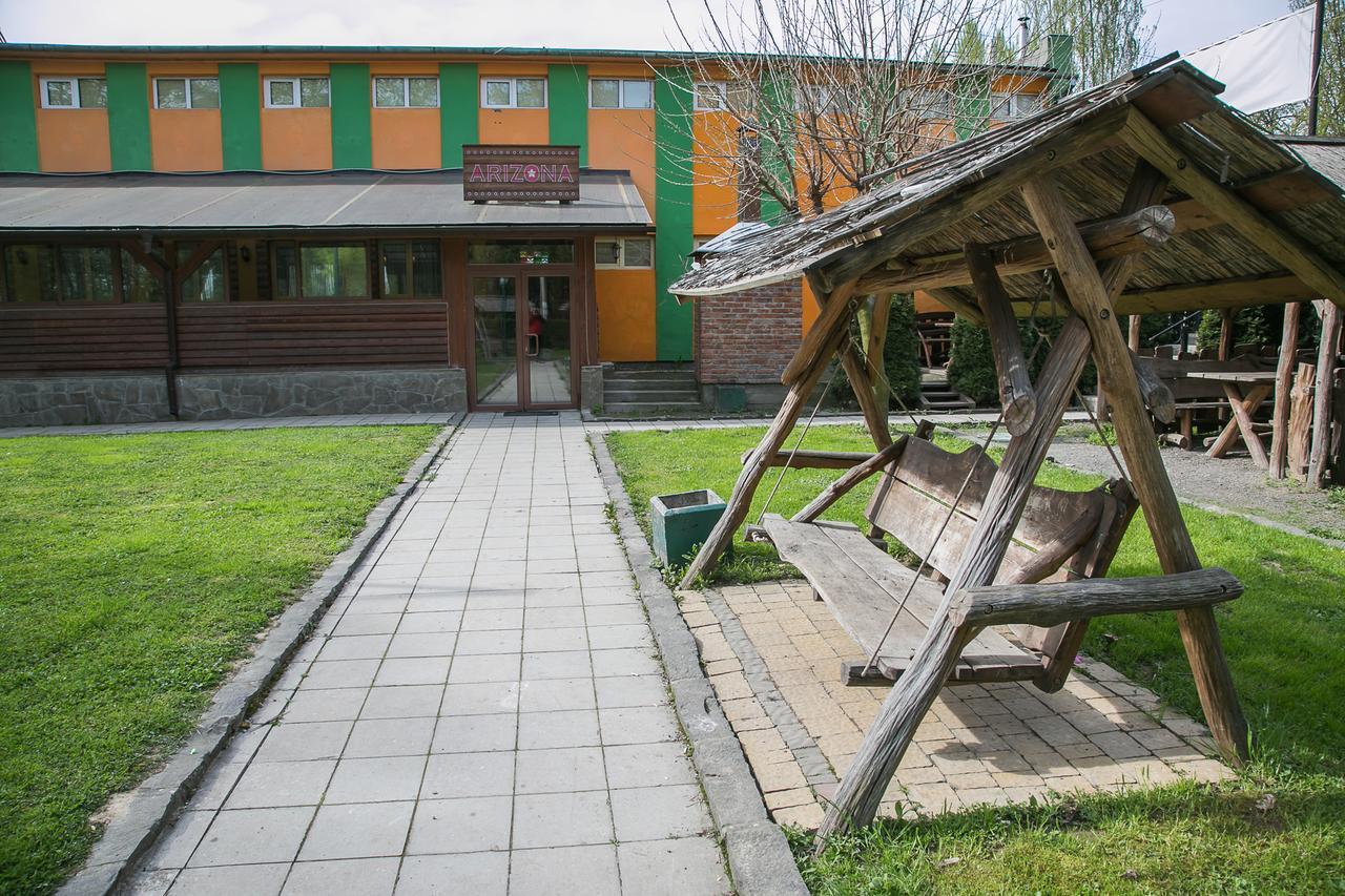 Arizona Hotel Ungvár Kültér fotó