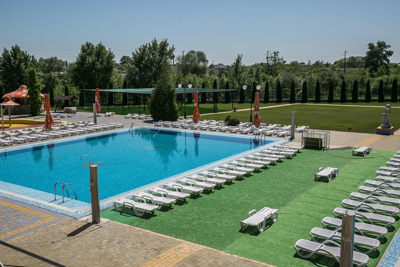 Arizona Hotel Ungvár Kültér fotó
