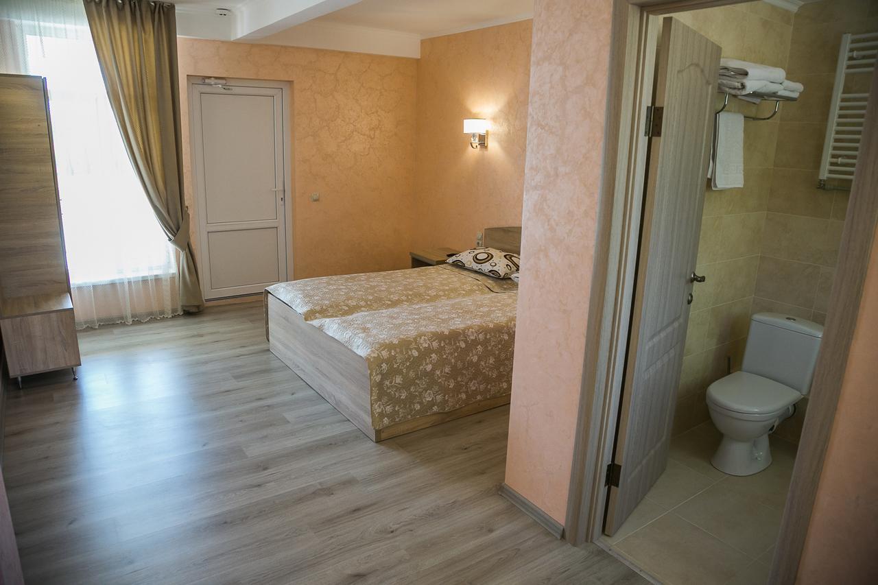 Arizona Hotel Ungvár Kültér fotó